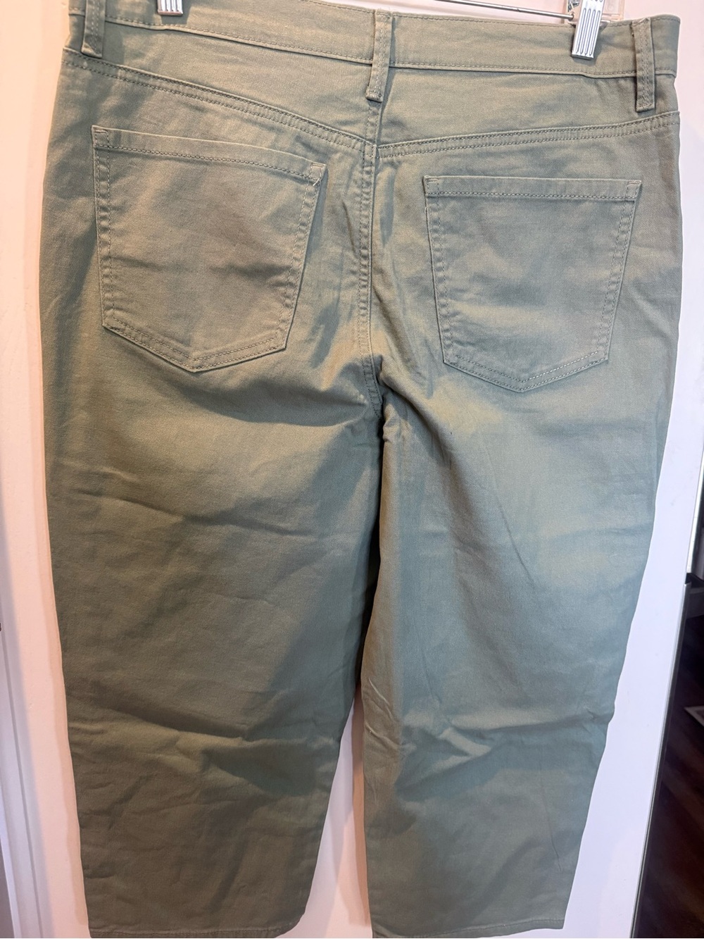 Gloria Vanderbilt Amanda Capris in Olive Size 10 - Picture 2 of 7